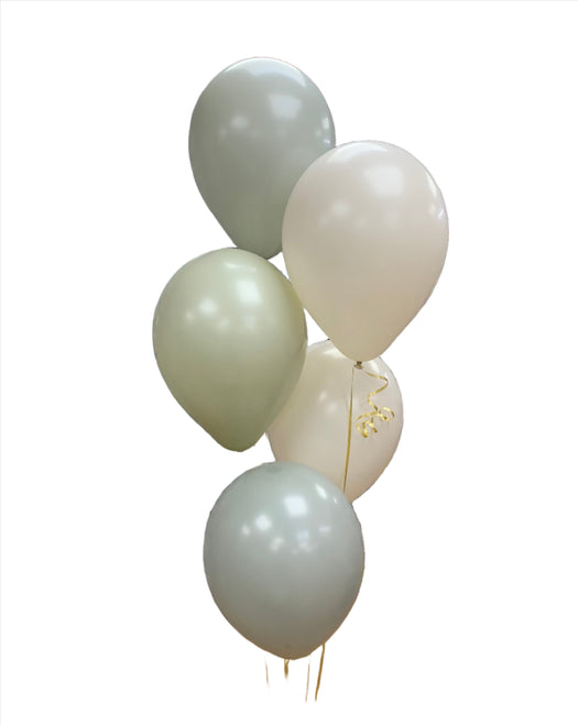 Clusters of 5 latex balloons