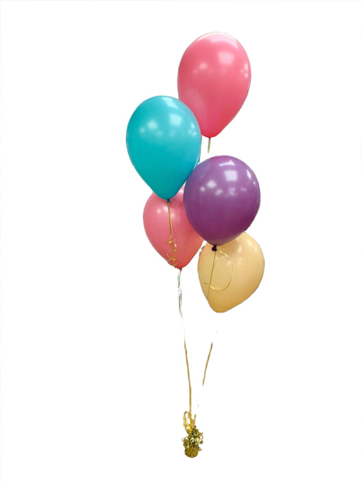 Clusters of 5 latex balloons