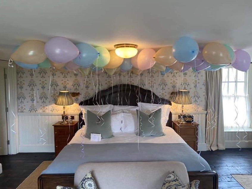 20 x Assorted Plain Latex Balloons (Pastel)
