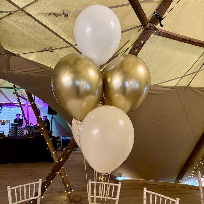 Clusters of 5 latex balloons