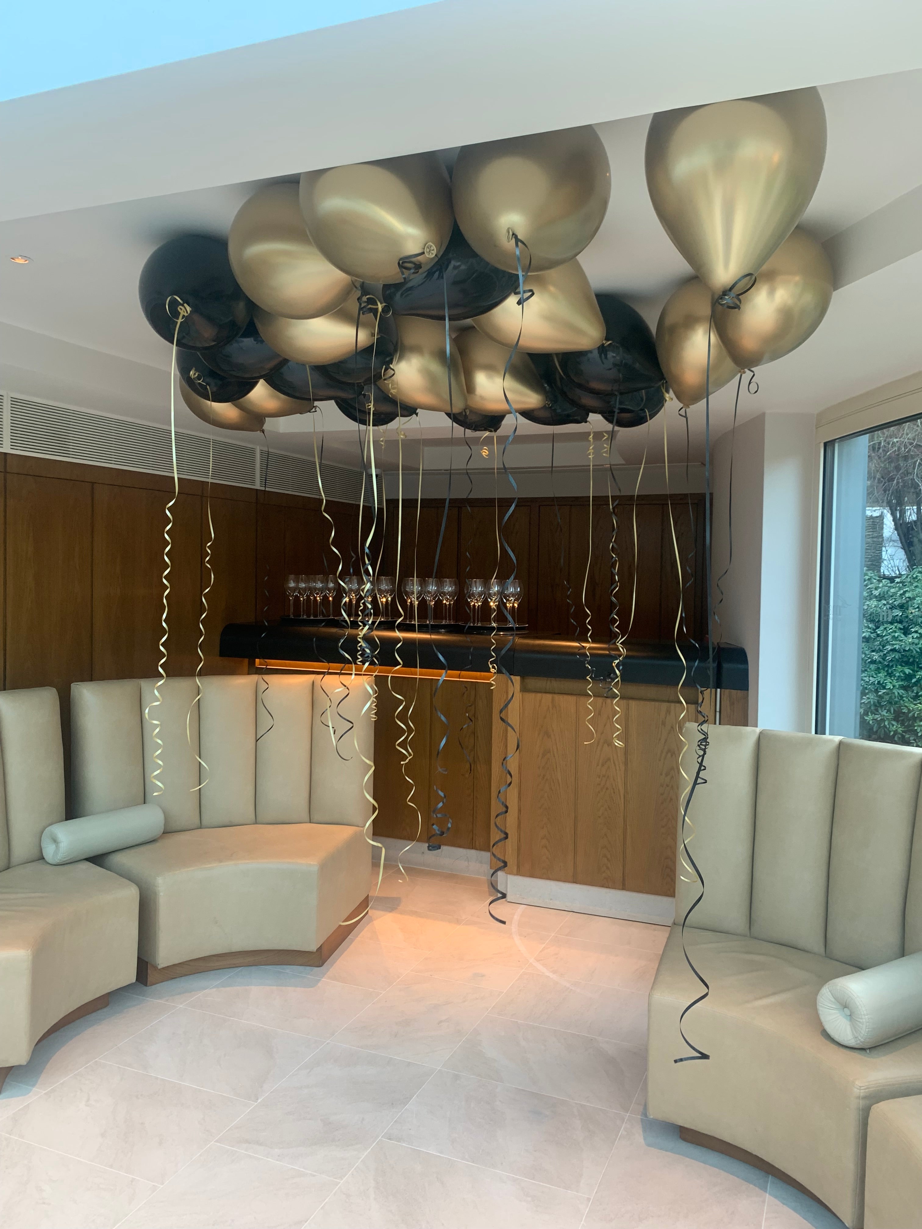 Assorted Plain Latex Balloons (Black and Gold)