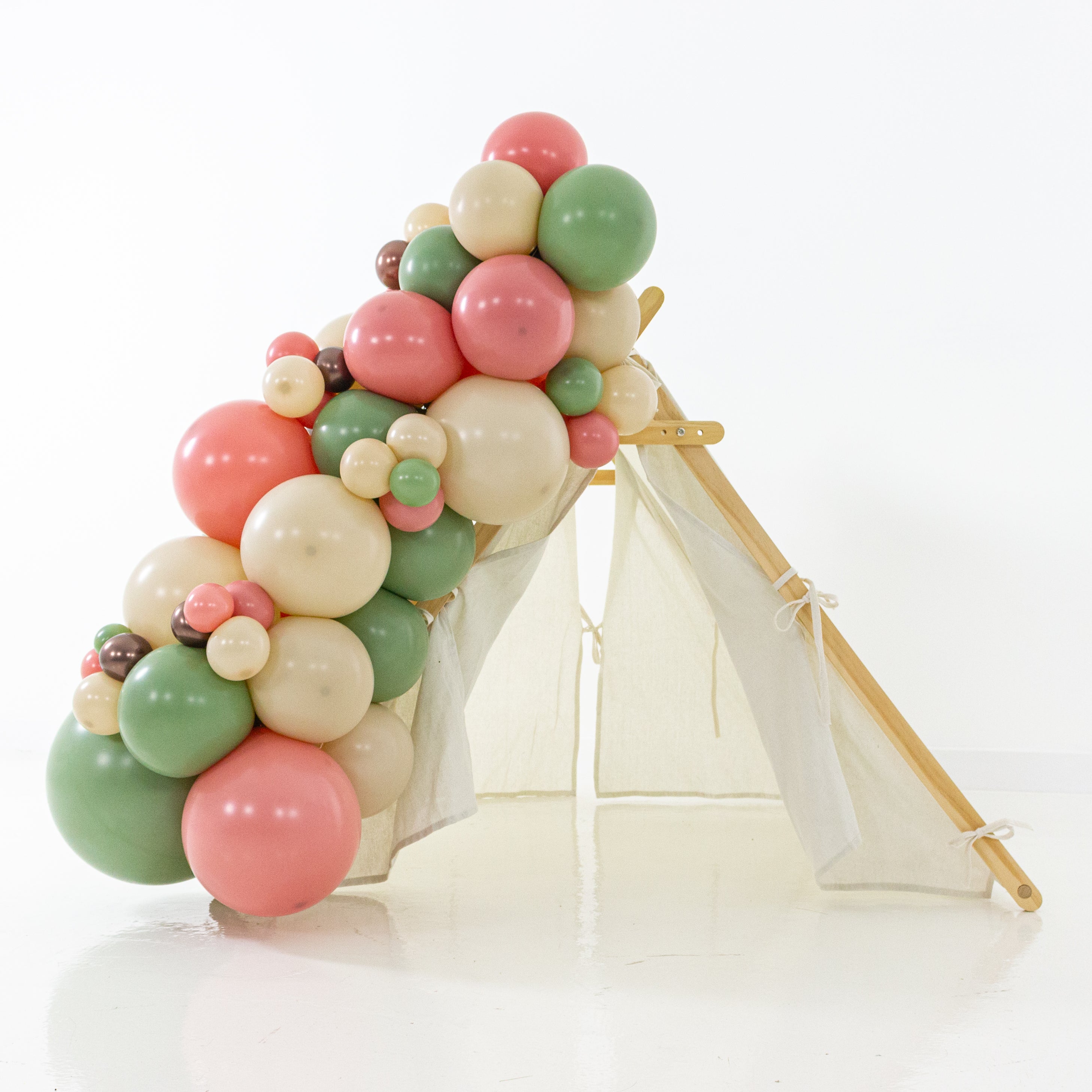 Balloon garland